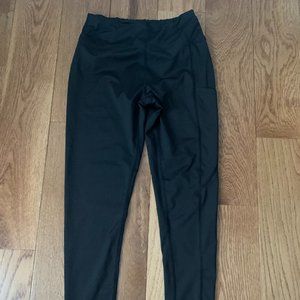 Black leggings with pocket